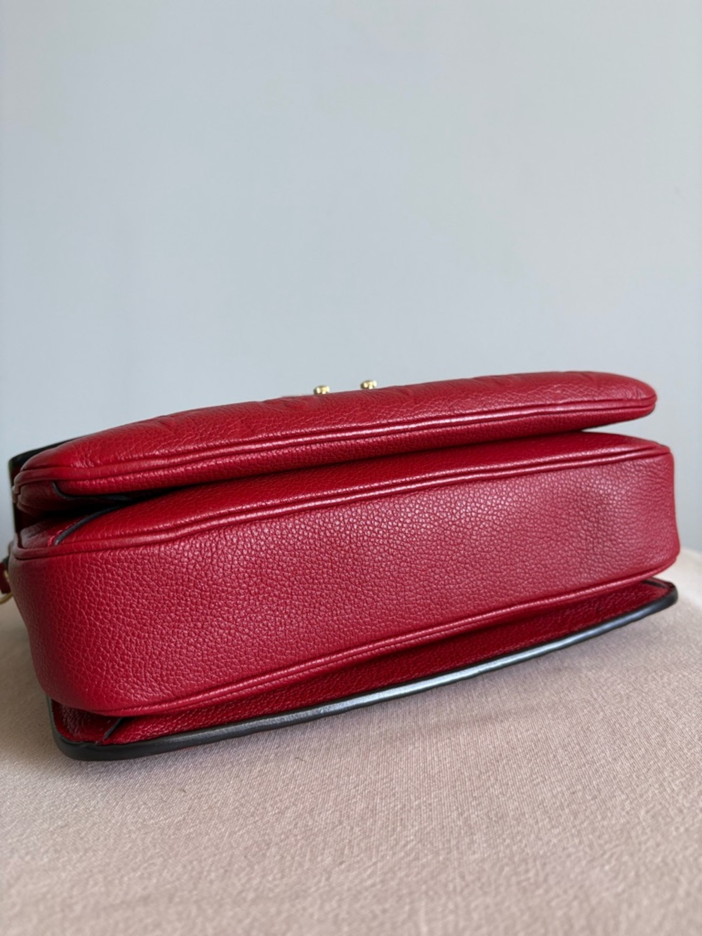 Louis Vuitton Empreinte Pochette Metis - Cherry - Picture 10 of 16